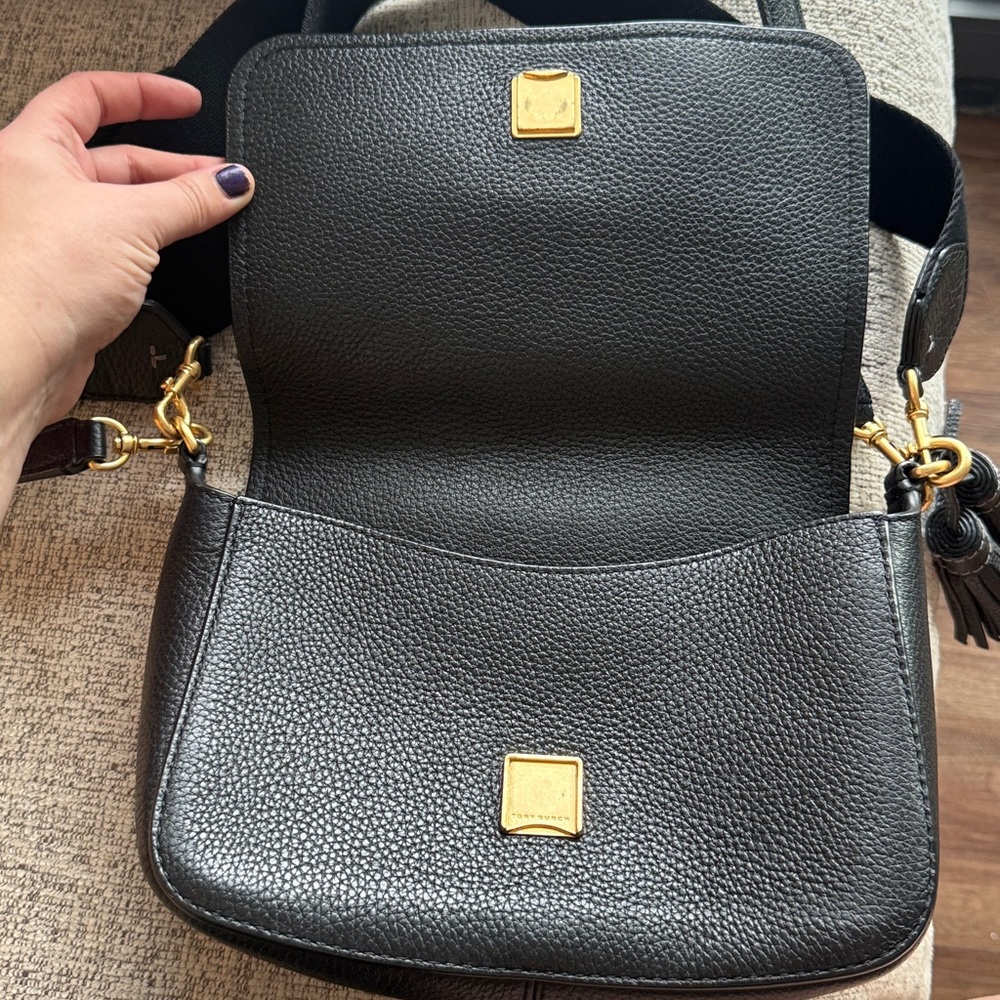 Tory Burch Thea Flap Crossbody In Black - Picture 7 of 13
